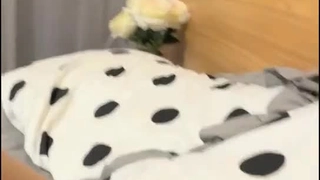 欧美日韩人妻激情-第一次与男友以外的男人在行使中车震!