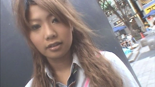 欧美日韩人妻激情-第一次与男友以外的男人在行使中车震!
