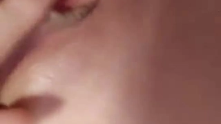 日韩欧美不卡一区二区高清-vavababy 面 試 畢 業 生 被 颻 渴 的 OL約 到 旅 館 脫 下 褲 子 吃 各 種 姿 勢 狂 抽 猛 送 全 部 射 嘴 巴 吞 淨